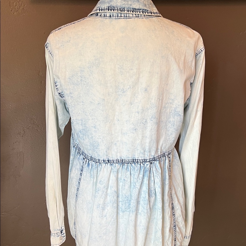 BIBI* Chambray Pearl Snap Western Peplum Shirt - Picture 2 of 16
